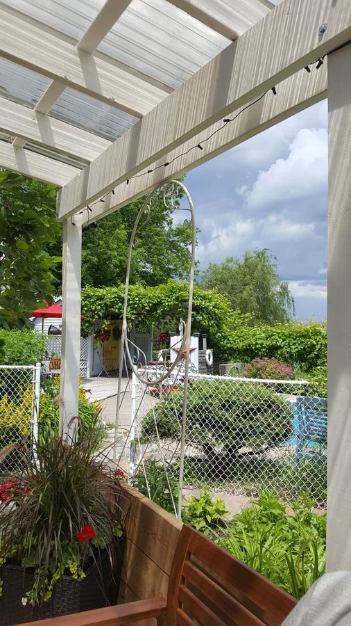 Atelier Galerie Anne Drouin Peinture&Pension Sainte-Julie Exterior foto