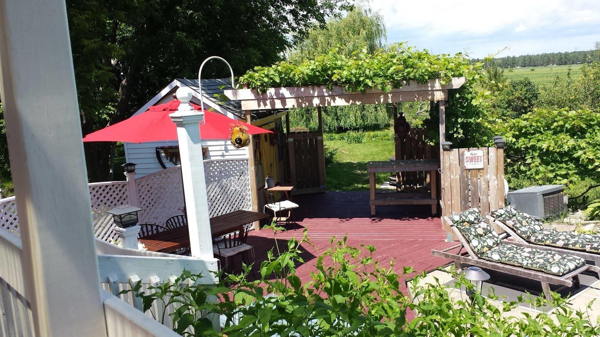 Atelier Galerie Anne Drouin Peinture&Pension Sainte-Julie Exterior foto