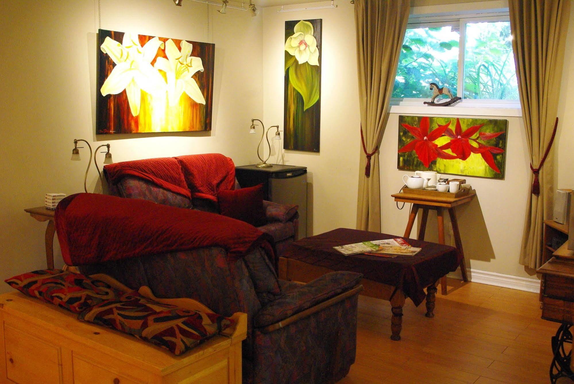 Atelier Galerie Anne Drouin Peinture&Pension Sainte-Julie Exterior foto